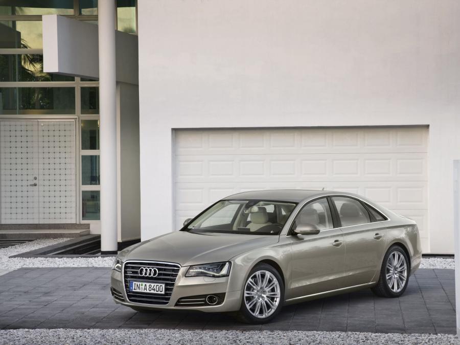  Audi A8 4.2 FSI Quattro (D4) 2010 года  (WW) (фото 17 из 30)